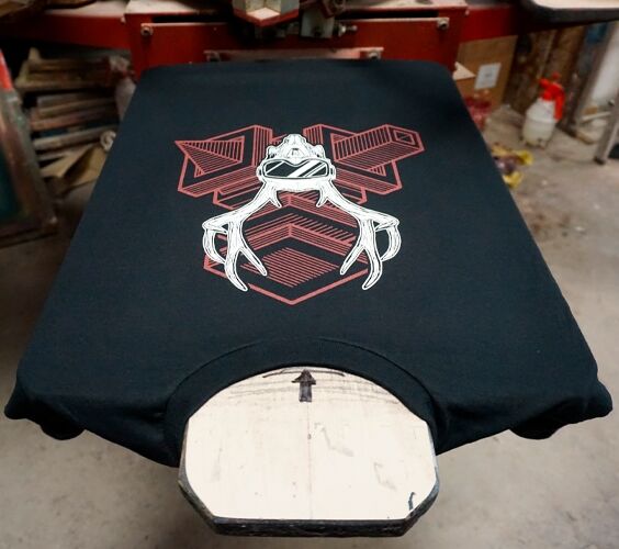 T-SHIRT “CORNA”